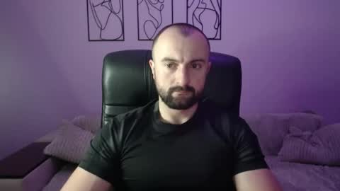 brindlefly69 online show from December 5, 11:41 am