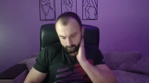 brindlefly69 online show from December 17, 11:27 am