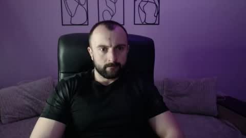 brindlefly69 online show from April 4, 10:46 am