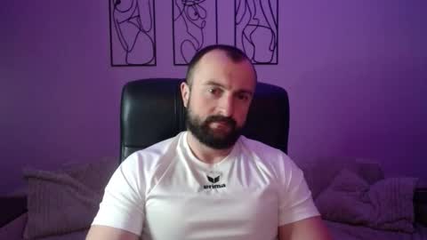 brindlefly69 online show from April 14, 10:43 am