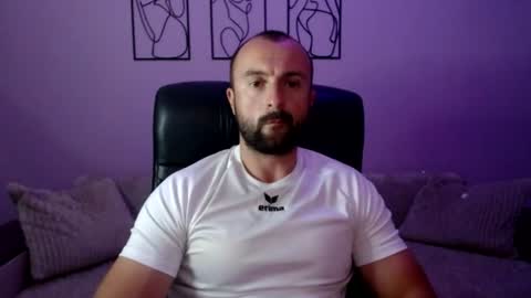 brindlefly69 online show from July 3, 10:43 am