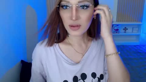 Snapshot of brinnababe_01 chatting on December 18, 3:58 am brinna online show from December 18, 3:58 am