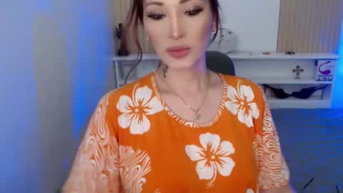 Snapshot of brinnababe_01 chatting on January 4, 4:23 am brinna online show from January 4, 4:23 am