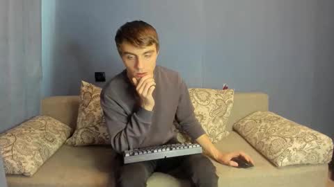 bristlebback online show from December 1, 7:02 am