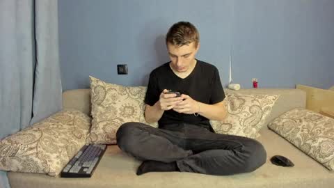 bristlebback online show from April 2, 3:20 pm