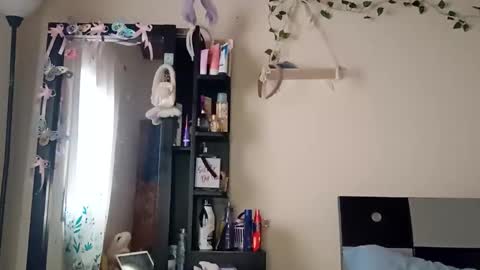 brithany online show from March 3, 2:23 pm