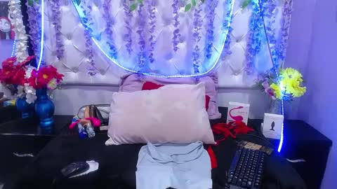 Brithany  online show from December 14, 6:35 am