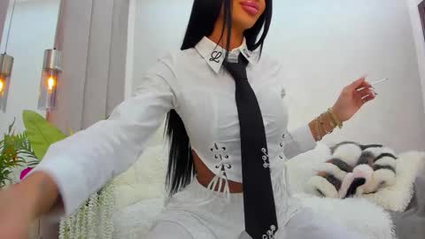 Snapshot of britney_charm chatting on March 4, 7:36 am britney_charm online show from March 4, 7:36 am