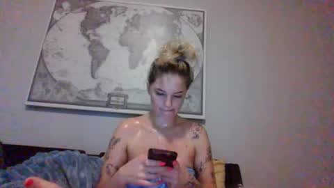 Snapshot of britneycherry08 chatting on June 24, 1:26 am britneycherry08 online show from June 24, 1:26 am