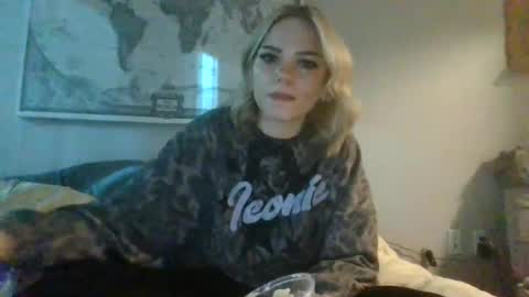 Snapshot of britneycherry08 chatting on June 28, 12:49 am britneycherry08 online show from June 28, 12:49 am