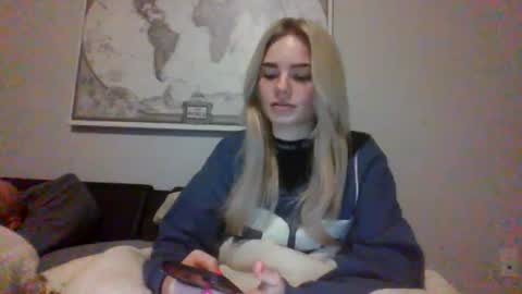 Snapshot of britneycherry08 chatting on July 8, 3:00 am britneycherry08 online show from July 8, 3:00 am