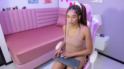 Snapshot of brittany_ailany chatting on August 6, 11:34 am brittany_ailany online show from August 6, 11:34 am