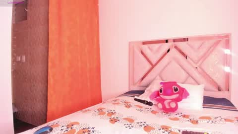 Snapshot of brittanyjhonnns chatting on June 13, 6:55 am brittany 25 years old happy as a worm online show from June 13, 6:55 am