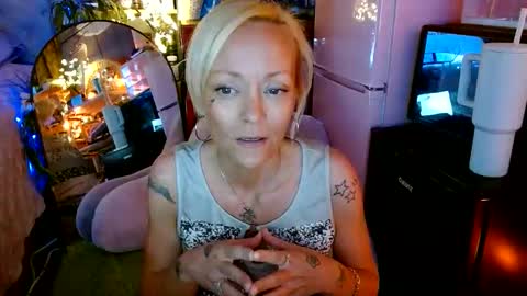 Snapshot of brittneychats81 chatting on May 27, 1:13 am brittneychats81 online show from May 27, 1:13 am