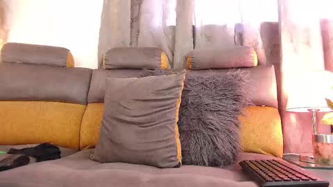 Briyith Gonza online show from December 13, 7:53 pm