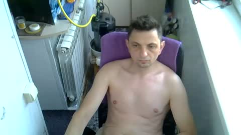 Snapshot of bro505123977 chatting on July 5, 7:26 am bro505123977 online show from July 5, 7:26 am