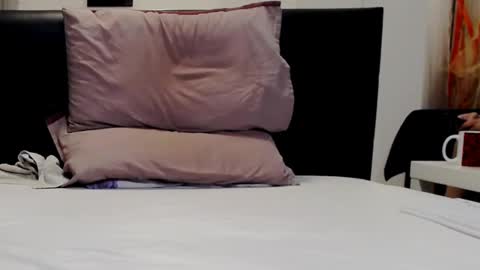 Snapshot of brodystone1 chatting on December 17, 11:27 pm BrodyStone online show from December 17, 11:27 pm