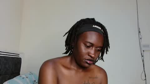 broken_haloo online show from March 3, 6:58 pm