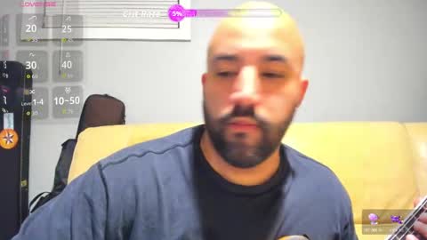 Snapshot of brokenmike31 chatting on October 12, 6:01 am Brokenmike online show from October 12, 6:01 am