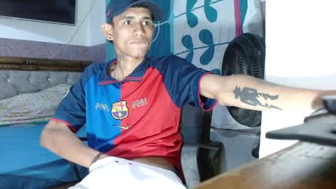 Snapshot of brook_17 chatting on April 8, 1:16 am brook_17 online show from April 8, 1:16 am