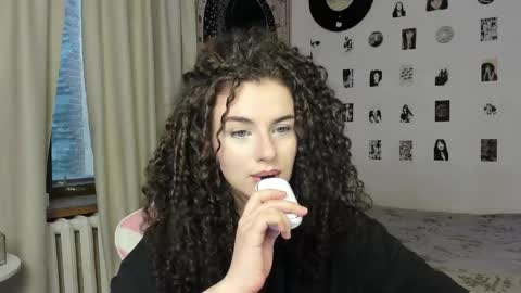 Snapshot of brookchills chatting on October 5, 7:07 am Brook Help me collect 100 reactions online show from October 5, 7:07 am