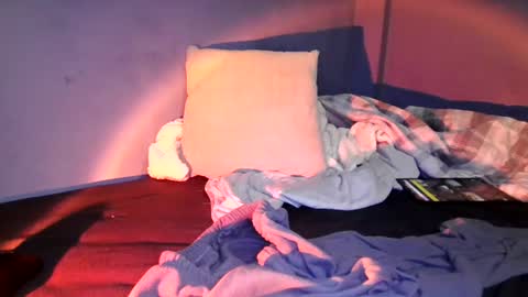 Snapshot of brooke151 chatting on June 16, 9:39 pm Bradyn online show from June 16, 9:39 pm