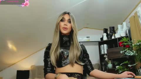 Brooke Shimmers IG online show from December 21, 4:52 am