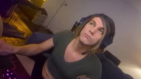 Snapshot of brookiebabyyyx3 chatting on February 8, 9:13 am brooke online show from February 8, 9:13 am