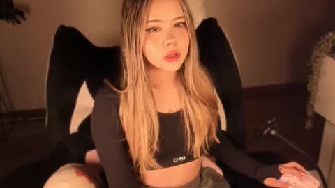 Snapshot of brooklyn_baby_ chatting on March 4, 4:18 am Nat Independent model Please help me to reach 200 thumbs up online show from March 4, 4:18 am