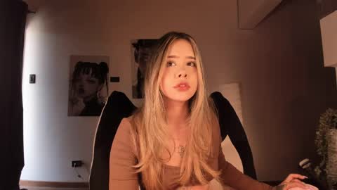 Snapshot of brooklyn_baby_ chatting on March 28, 4:17 pm Nat Independent model Please help me to reach 200 thumbs up online show from March 28, 4:17 pm