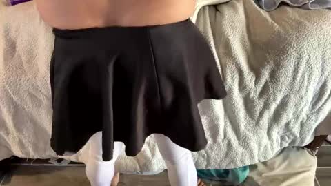 brownbootie1 online show from February 3, 6:35 pm