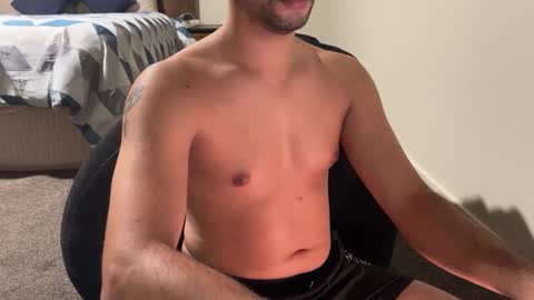 Snapshot of brownguydan chatting on December 18, 11:34 am Brownguydan online show from December 18, 11:34 am