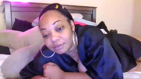 brownroundrenee online show from November 1, 10:28 am