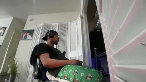 Brownskinshortyy online show from April 9, 3:06 pm