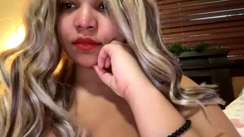 Snapshot of brownsugar0910 chatting on January 2, 10:22 pm EtherealLilac online show from January 2, 10:22 pm