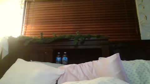 Snapshot of brownsugar0910 chatting on January 5, 11:44 pm EtherealLilac online show from January 5, 11:44 pm