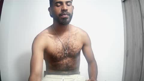 bruce_1111 online show from December 18, 8:37 pm