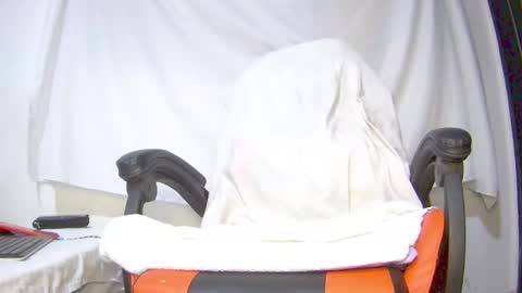 Bruce online show from December 4, 2:10 am