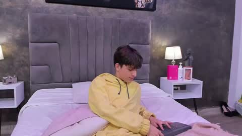 Bruce Hans online show from February 21, 11:33 am