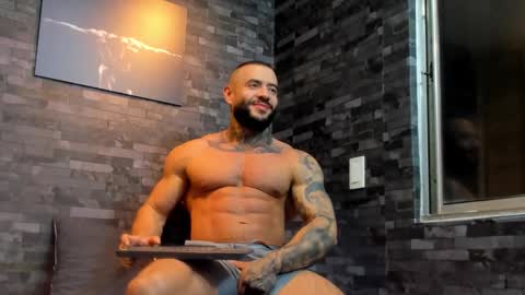 Snapshot of brucedallas chatting on October 9, 2:53 am brucedallas online show from October 9, 2:53 am