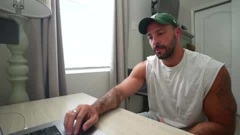 Snapshot of brucestryker chatting on November 25, 7:03 pm onlyfans BRUCESTRYKER online show from November 25, 7:03 pm