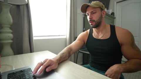 Snapshot of brucestryker chatting on January 18, 9:07 pm onlyfans BRUCESTRYKER online show from January 18, 9:07 pm