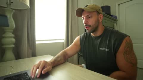 Snapshot of brucestryker chatting on February 24, 2:59 pm onlyfans BRUCESTRYKER online show from February 24, 2:59 pm