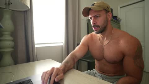 Snapshot of brucestryker chatting on February 25, 2:16 pm onlyfans BRUCESTRYKER online show from February 25, 2:16 pm