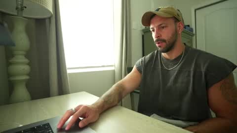 Snapshot of brucestryker chatting on February 28, 8:21 pm onlyfans BRUCESTRYKER online show from February 28, 8:21 pm