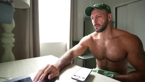 onlyfans BRUCESTRYKER online show from August 2, 4:16 pm