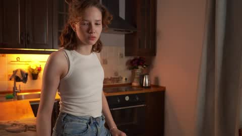 Tess online show from April 17, 2:42 pm