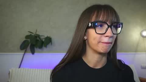 brunette_babee online show from June 24, 3:55 pm