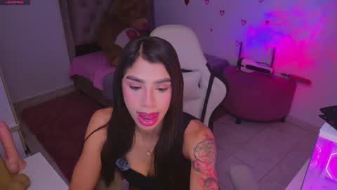 SARAH  online show from March 16, 6:17 am