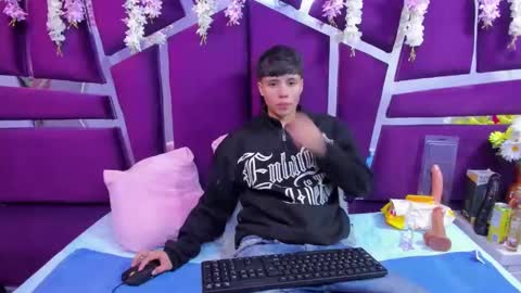 Snapshot of bruno_cruz chatting on November 23, 2:22 am Bruno Cruz online show from November 23, 2:22 am